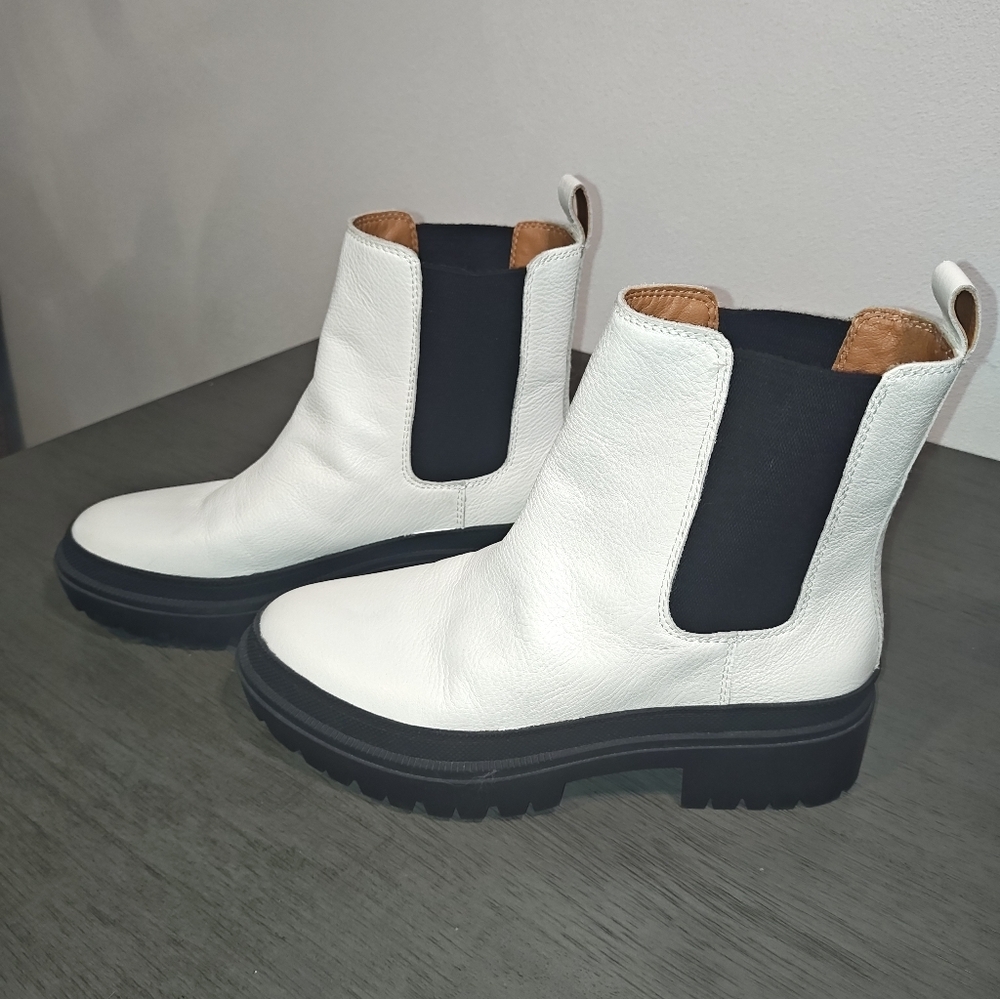 Lucky Brand Ellerey Chelsea Boots Woman's Upper Leather Booties,Size 8m